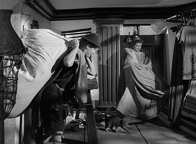 Androcles and the Lion - Alan Young being scolded by Megaera Elsa Lanchester standing near tabby cat wearing eye patch