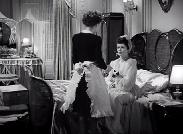 Bedelia - Bedelia Margaret Lockwood in bed with Siamese kitten and chambermaid Minette Yvonne Andre