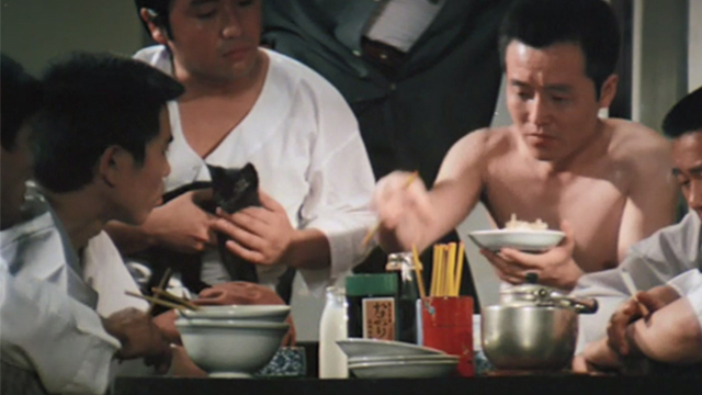 Bloody Territories - Oonogi clan members with one holding black kitten