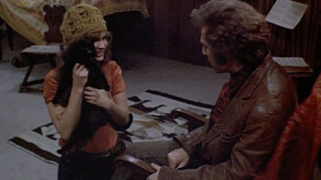 Born to Win - Parm Karen Black introducing J George Segal to black cat Norman