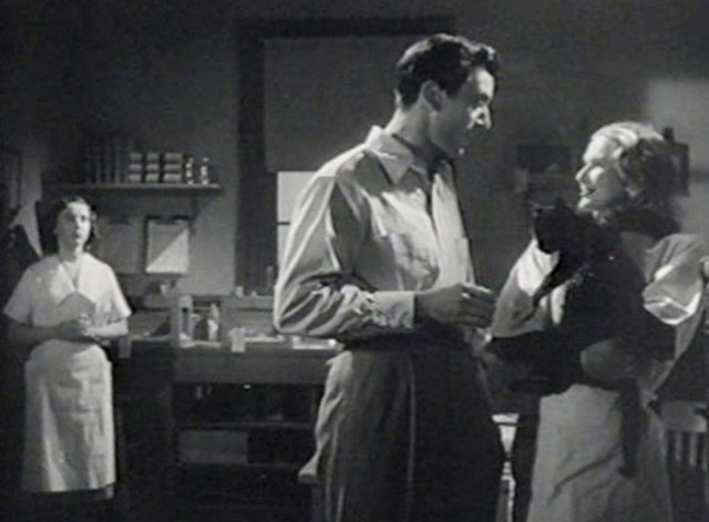 The Creeper - Gwen June Vincent holding black cat with white paw with Dr. Reade John Baragray and a terrified Nora Janis Wilson behind