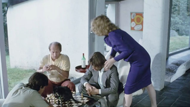 Dangerous Moves - Fromm's wife Liv Ullman throwing black cat on chess board with Fromm Alexandre Arbatt, Miller Jean-Hugues Anglade and Felton Wojciech Pszoniak