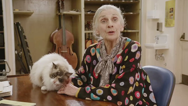 Fred 2: Nightof the Living Fred - Mrs. Felson Irene Roseen sitting with snowshoe cat Tarzan