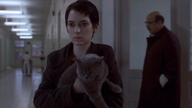 Girl, Interrupted - Susanna Winona Ryder carrying Ruby gray cat into institution
