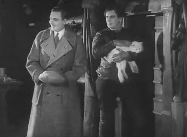 Hans engelska fru - His English Wife - Discord - Birger Holm Urho Somersalmi holding longhair white cat with Bruce Håkan Westergren