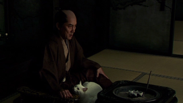 Hara-Kiri - White cat on lap of Kageyu K&ocirc;ji Yakusho