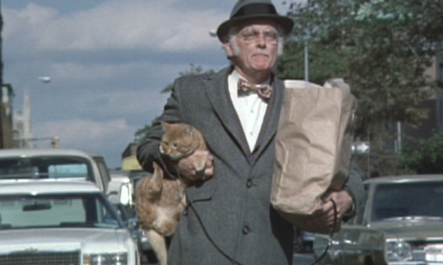 Harry & Tonto - Harry Art Carney carrying ginger tabby cat Tonto under arm