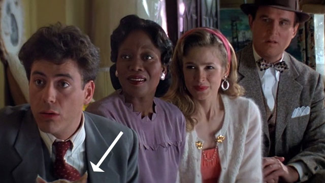Heart and Souls - Thomas Robert Downey Jr. Penny Alfre Woodard Harrison Charles Grodin Julia Kyra Sedgwick with cat's ears barely in frame