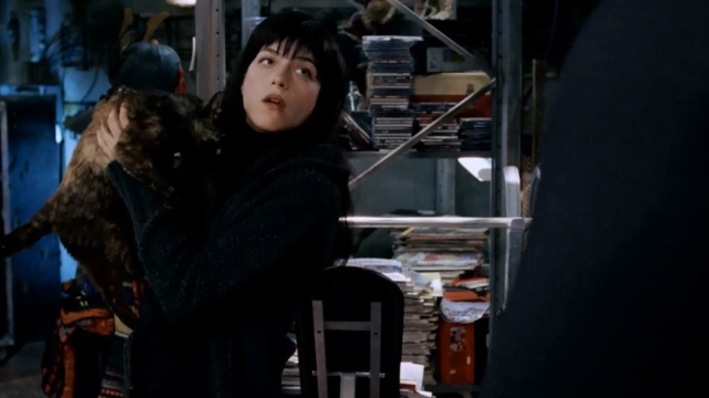 Hellboy - Liz Selma Blair picks up cat