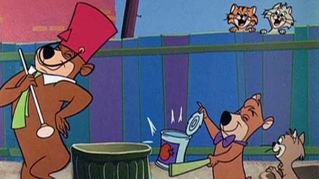 Hey There, It's Yogi Bear - cats come out as Yogi and Boo Boo begin parade