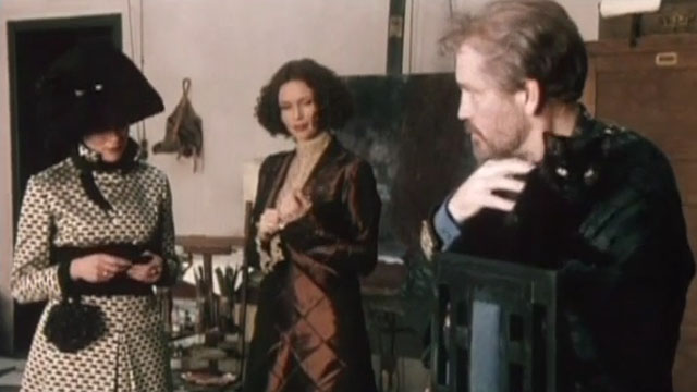 Klimt - John Malkovich holding black cat with Midi Veronica Ferres and Serena Sandra Ceccarelli