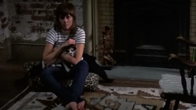 Klute - Jane Fonda Bree holding calico cat