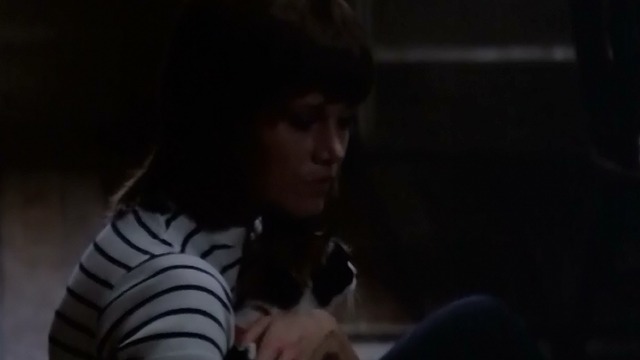Klute - Jane Fonda Bree holding calico cat close