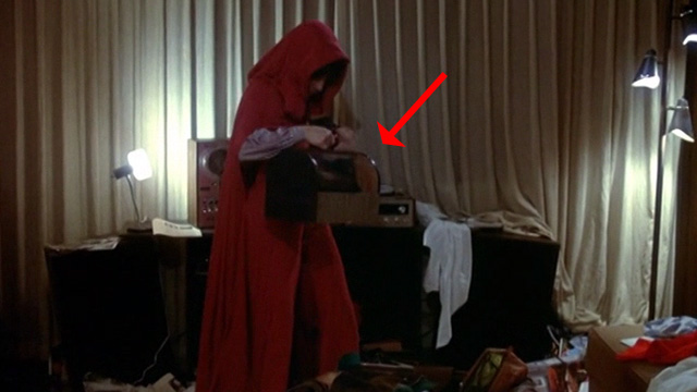 The Late Show - Margo Lily Tomlin holding gray cat Winston in carrier