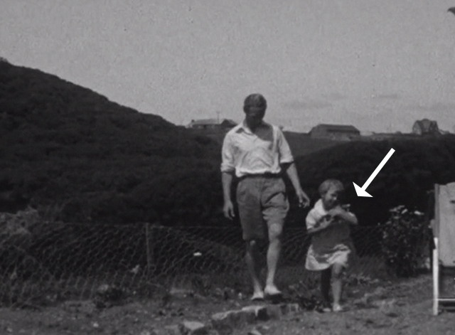 Leslie Howard: The Man Who Gave a Damn - Leslie Howard walking alongside daughter Leslie Ruth who is carrying a kitten