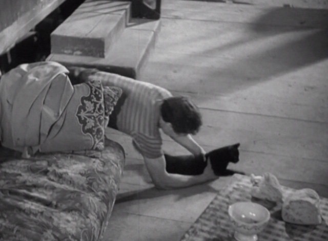 Liliom - Liliom Charles Boyer catches black cat