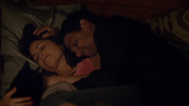 Lost Cat Corona - black cat Leonard in bed with Connie Gina Gershon and Dominic Ralph Macchio