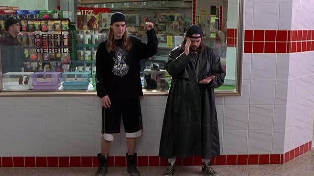 Mallrats - Jay and Silent Bob Jason Mewes and Kevin Smith outside pet store window with kittens
