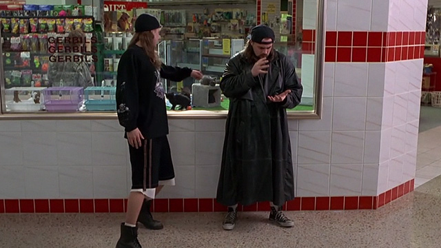 Mallrats - Jay and Silent Bob Jason Mewes and Kevin Smith still outside pet store window with kittens