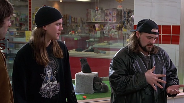 Mallrats - Jay and Silent Bob Jason Mewes and Kevin Smith outside pet store window with kittens and Brodie Jason Lee
