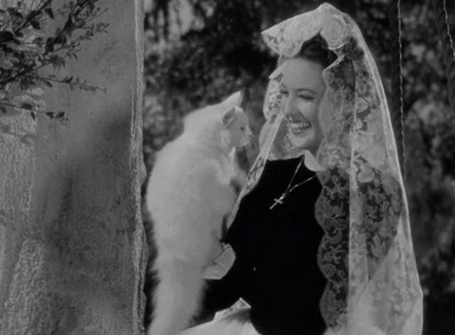 The Mark of Zorro - Lolita Quintero Linda Darnell holding white cat
