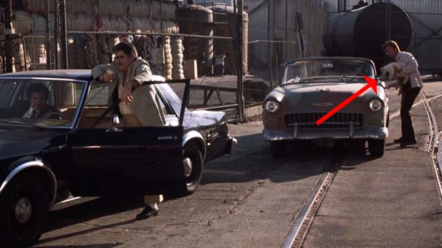 The Morning After - flame point cat being carried to car by Turner Jeff Bridges with Sergeant Greenbaum Richard Foronjy