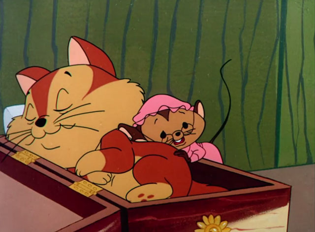 Mouse-Placed Kitten - mouse Matilda listening to orange kitten Junior purring