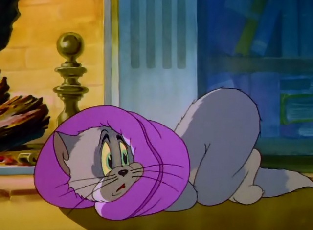 Tom and Jerry - The Night Before Christmas - Tom cat feels guilty