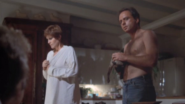 Night Moves - Marty Harris Yulin holding Siamese cat with Ellen Susan Clark