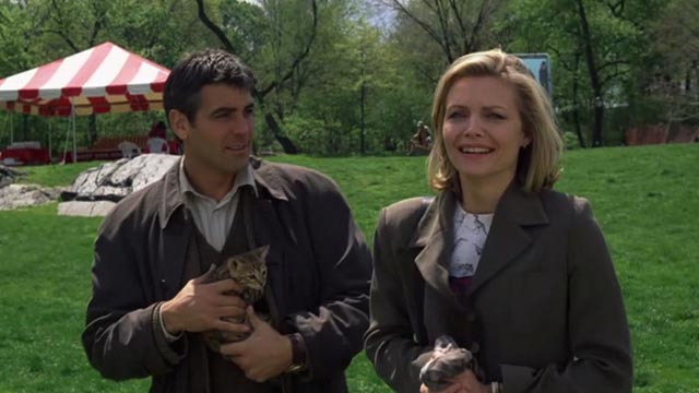 One Fine Day - Bob tabby kitten held by Jack George Clooney with Melanie Michelle Pfeiffer