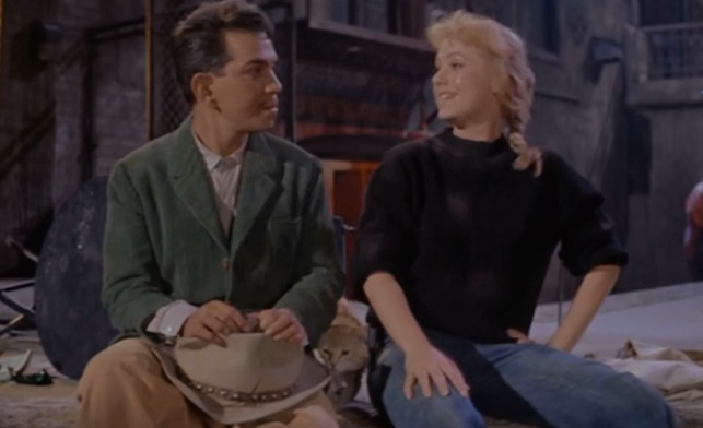 Pepe - Orangey tom cat squeezes between Cantinflas and Shirley Jones