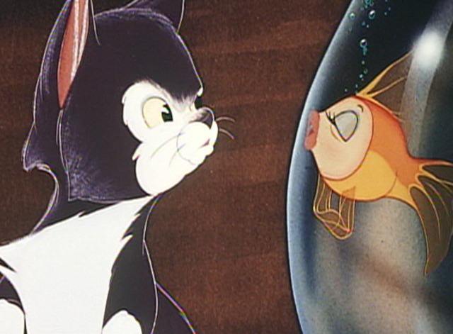 Pinocchio - Figaro kitten and Cleo the goldfish