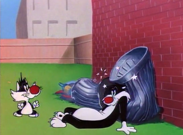 Pop 'im Pop - Sylvester cat knocked out after being thrown into trash cans with Sylvester Jr. cheering