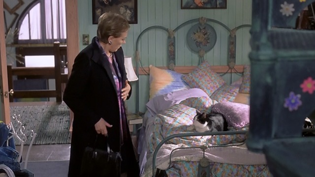 The Princess Diaries - Queen Clarisse Jule Andrews reacting to tuxedo cat Fat Louie lying on bed