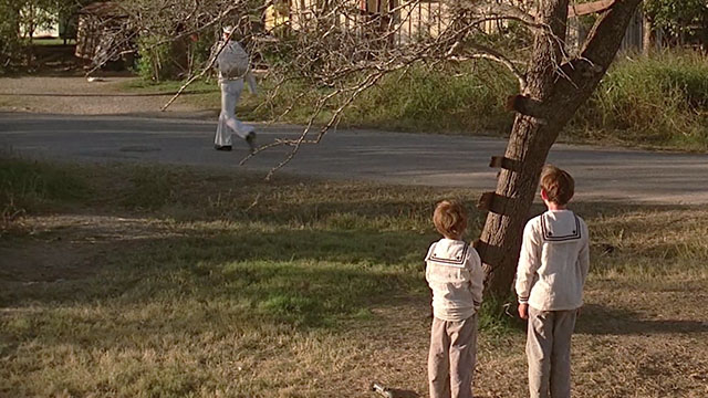 Raggedy Man - Harry Henry Thomas and William Carey Hollis Jr. seeing off Teddy Eric Roberts with cat in background