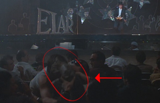 Roma - audience member handed a dead cat