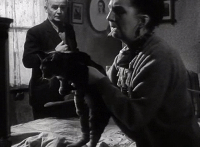 Seven Days to Noon - Mrs. Pecket Joan Hickson lifting tabby cat Amber from bed with Professor Willingdon Barry Jones