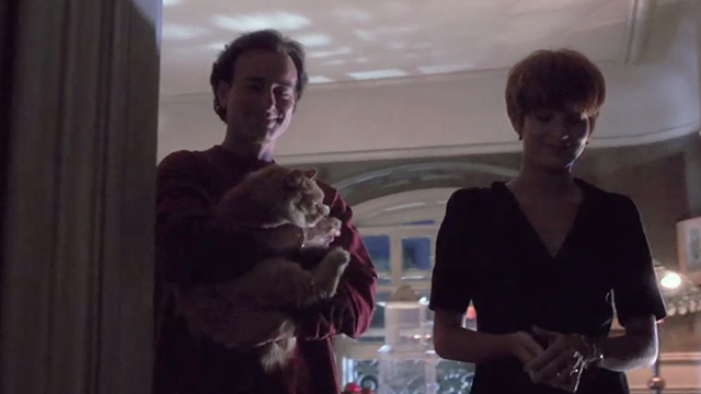 Single White Female - Graham Peter Friedman carrying long haired ginger tabby cat Carmen with Allison Bridget Fonda