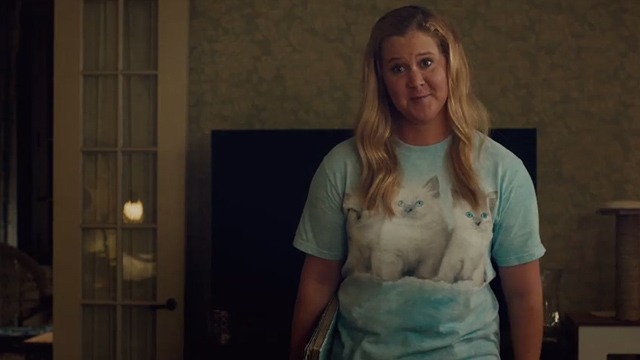 Snatched - Emily Amy Schumer wearing kitten t-shirt
