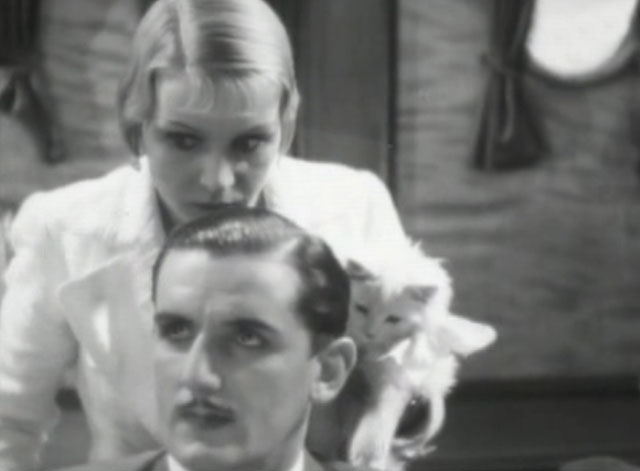 En stilla flirt - Diddi Tutta Rolf holding white cat Murre smelling hair of Dr. Gerhardt Leif Amble-Næss