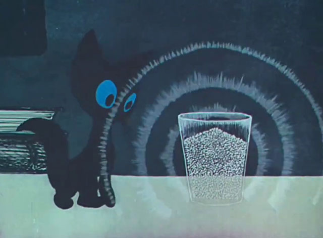 Tale of Moonlight - Shazka pro lunnyy svet - cartoon black kitten on table looking at glowing dust in glass