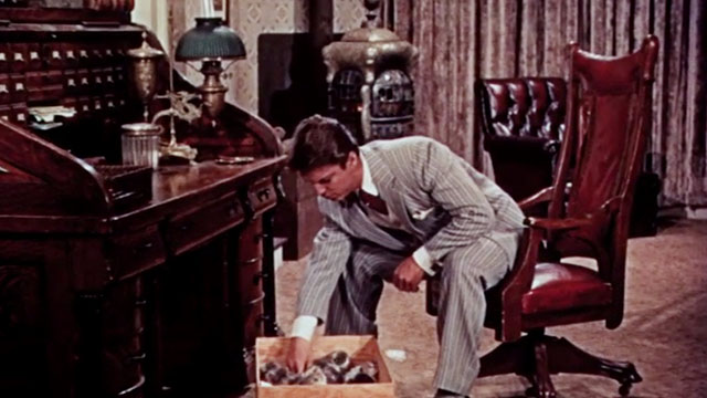 Those Redheads from Seattle - Joe Guy Mitchell sticking finger into box of kittens