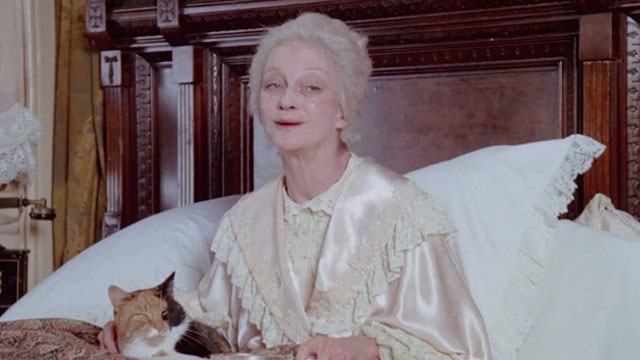 The Uncanny - Miss Malkin Joan Greenwood in bed with calico cat