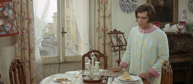 Vedo nudo - I See Naked - Ornella Nino Manfredi preparing meal with tabby and white cat Fabiola wearing red ribbon on piano