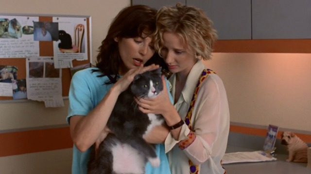Walking and Talking - Amelia Catherine Keener with Laura Anne Heche petting gray and white cat Big Jeans