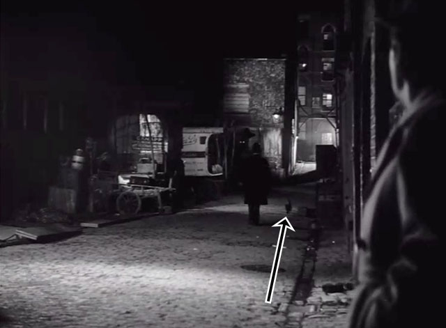 Wide Boy - Benny Sydney Tafler watching black cat approaching policeman in alley