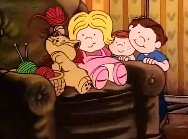 Ziggy's Gift - kitten cat plays with ball of string