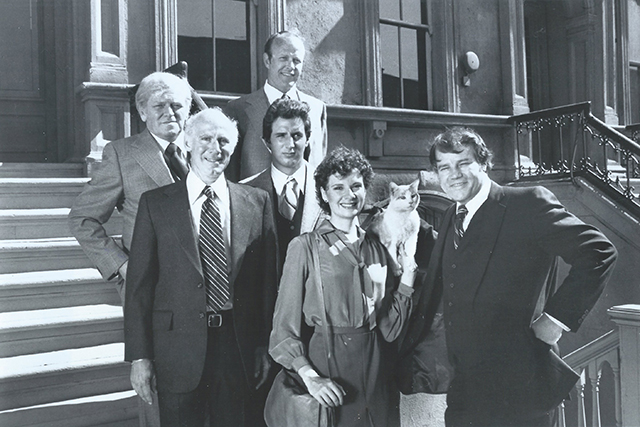 Eischied cast Alan Oppenheimer, Alan Fudge, Eddie Egan, Joe Don Baker, cat Waldo Kitty, Suzanne Lederer and Vincent Bufano