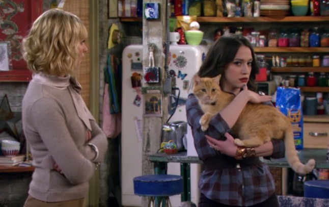 2 Broke Girls and the Fat Cat - Caroline and Max find out Nancy cat is pregnant