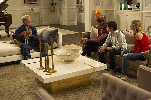 American Housewife - Highs and Lows - Dan Gregory Harrison sitting with ginger tabby cat Mittens, Kathryn Wendie Malick, Oliver Daniel DiMaggio and Taylor Meg Donnelly